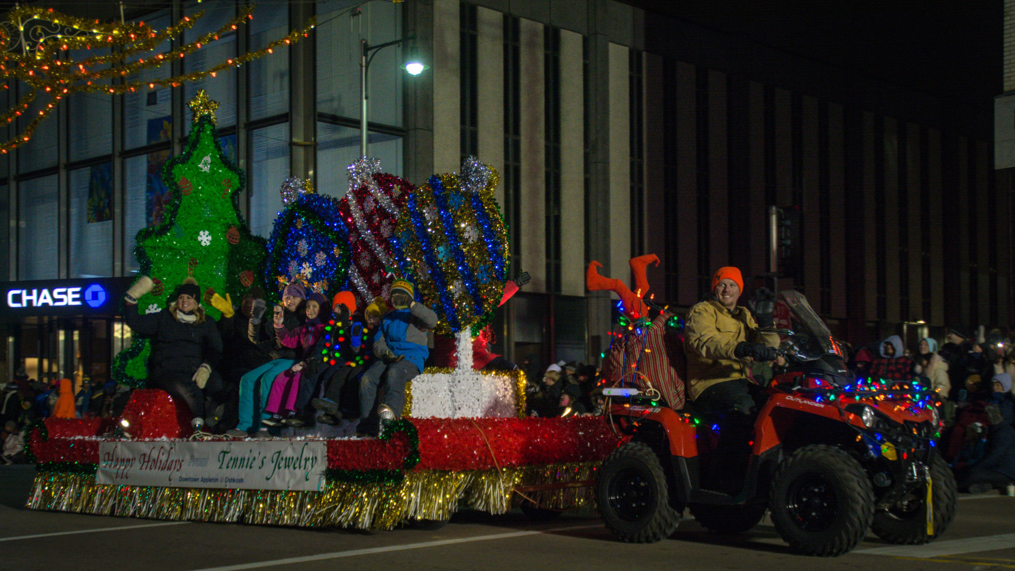 Appleton Downtown Inc. DISCOVER DOWNTOWN Appleton Christmas Parade