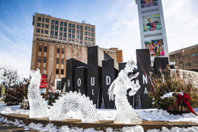 Sculptures_Avenue of Ice_2023-90